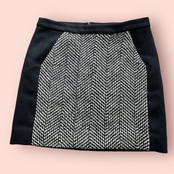 J. Crew Herringbone Miniskirt  Black wool ‎ Size 4 - Picture 1 of 9